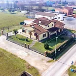 לינה וארוחת בוקר Castello Verona 4*