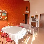 Castello Verona לינה וארוחת בוקר Sanguinetto