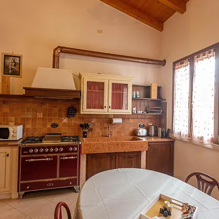 Castello Verona לינה וארוחת בוקר