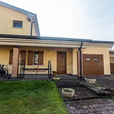 Castello Verona Bed and Breakfast 4*