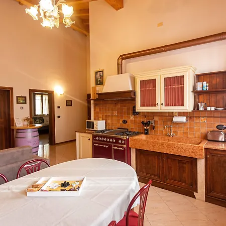 Castello Verona Bed and Breakfast